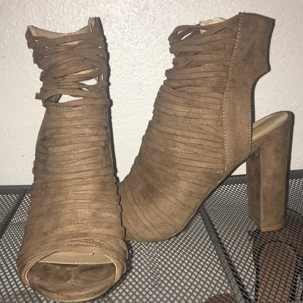 Tanned heels - Picture 3 of 3